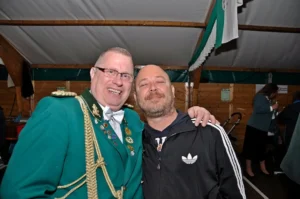 Traditionsreiche Schützenbrüder feiern gemeinsam bei Sebastianus & Afra Koeln.
